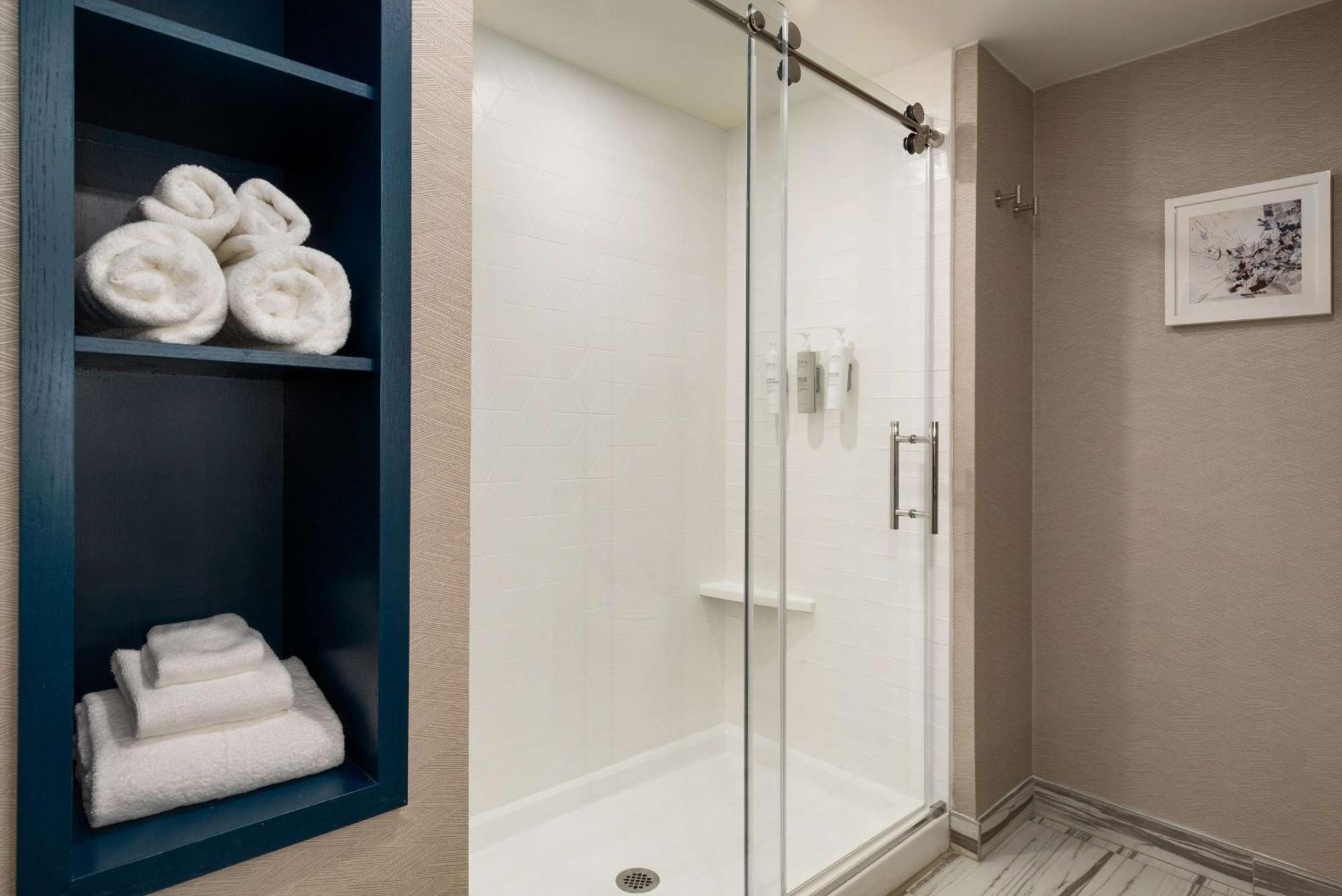 Hampton By Hilton Napanee Hotel