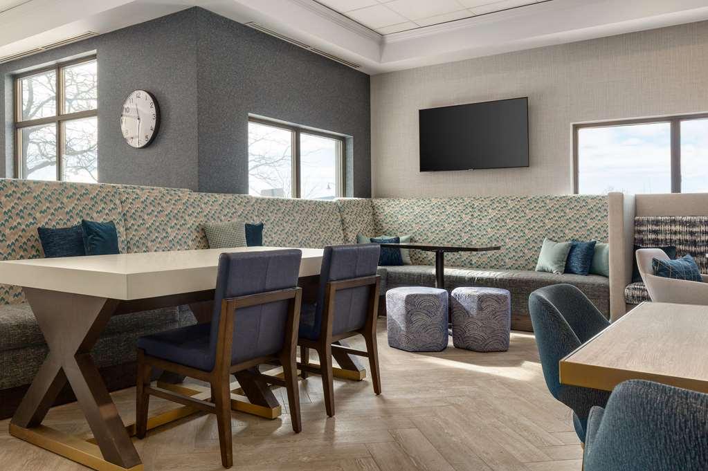 Hampton By Hilton Napanee Hotel